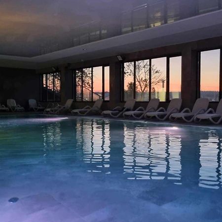 Wspanialy Apartament & Spa Nad Morzem Dziwnow Bagian luar foto