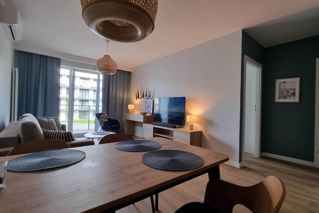 Wspanialy Apartament & Spa Nad Morzem Dziwnow Bagian luar foto