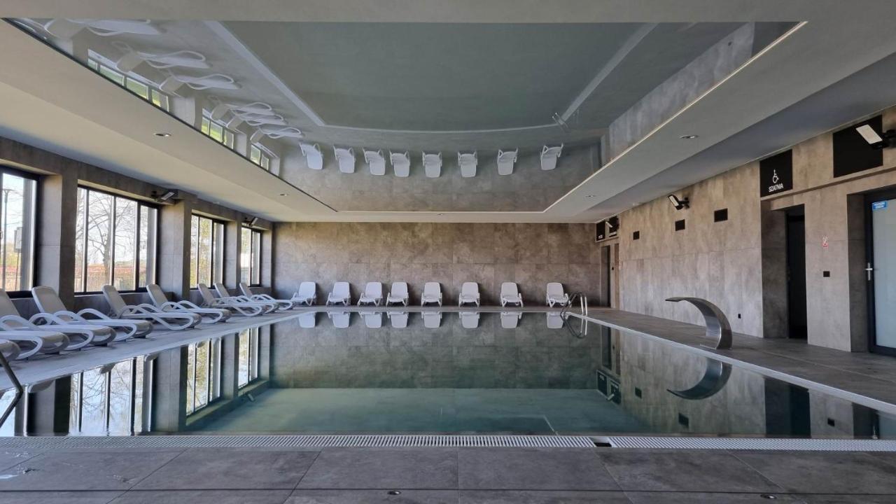 Wspanialy Apartament & Spa Nad Morzem Dziwnow Bagian luar foto