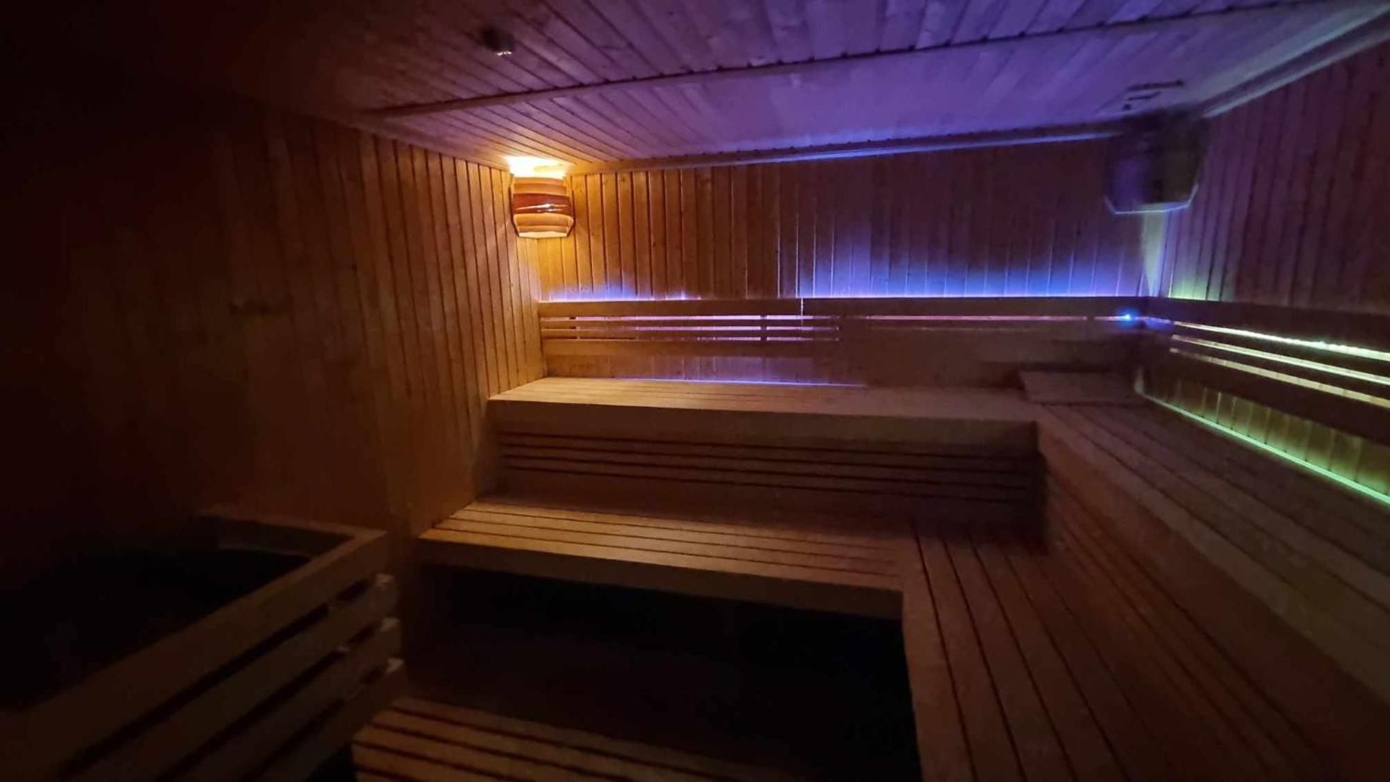 Wspanialy Apartament & Spa Nad Morzem Dziwnow Bagian luar foto